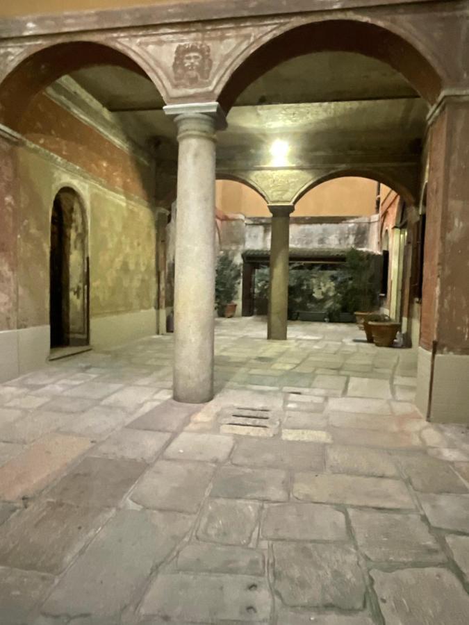 Apartment In 3 Minutes From Duomo Ingresso Via Dei Piatti Milán Exterior foto